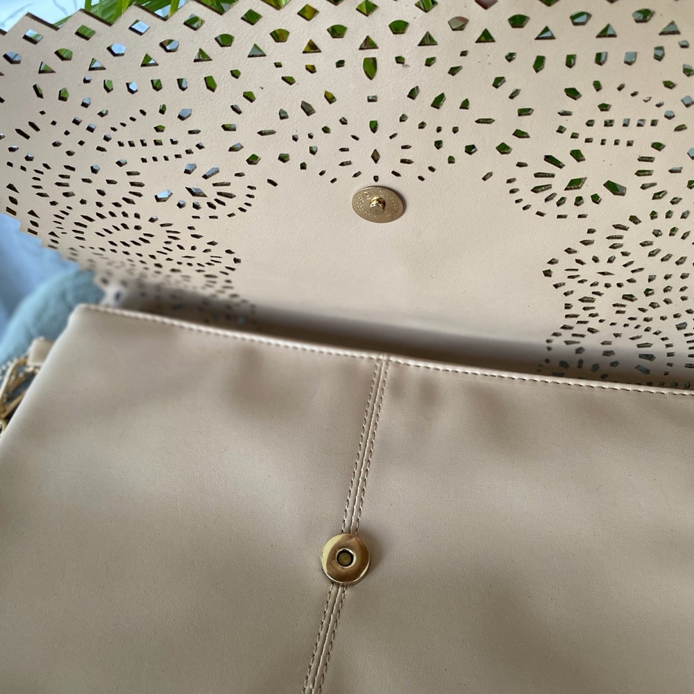Shoulder Clutch Wristlet Crossbody Bag - Picture 5 of 9